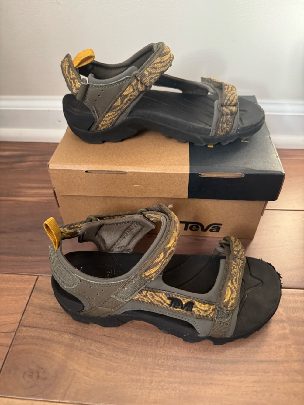 Women's Brown & Yellow Outdoor Strap Sandals